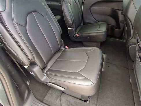 New 2026 Chrysler Pacifica Select image 22