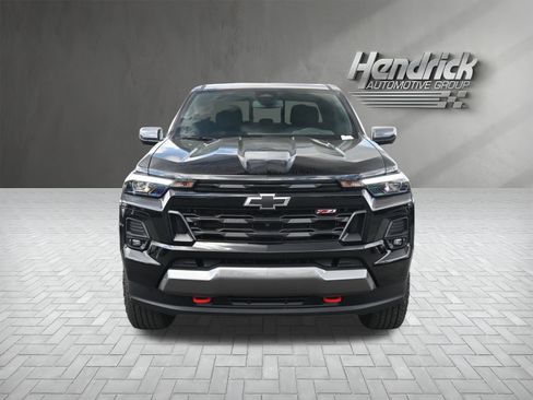 Used 2025 Chevrolet Colorado Z71 w/ Technology Package image 5