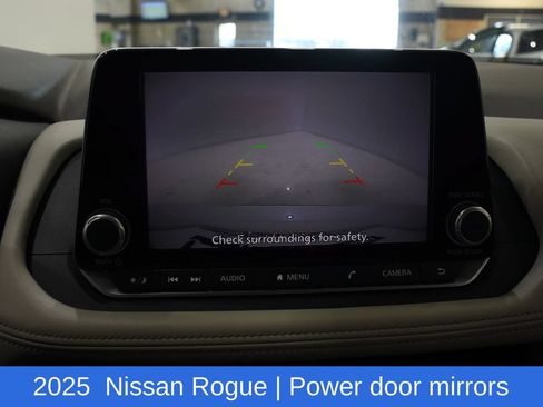 Used 2025 Nissan Rogue SV AWD/4WD image 18