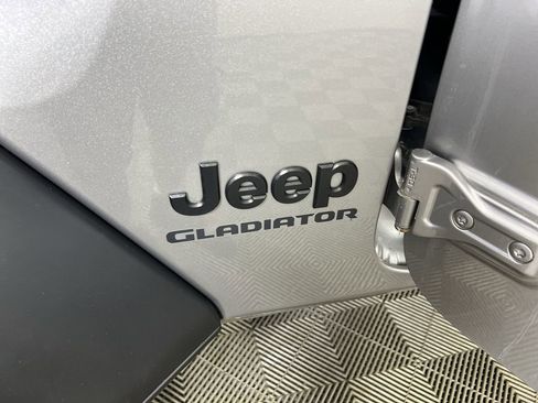 Used 2020 Jeep Gladiator Sport w/ Quick Order Package 24S AWD/4WD image 28