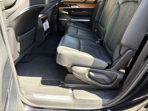 Used 2022 Jeep Grand Wagoneer Series III w/ Flexible Seating Group AWD/4WD image 14