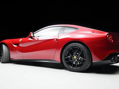 Used 2015 Ferrari F12 Berlinetta image 22