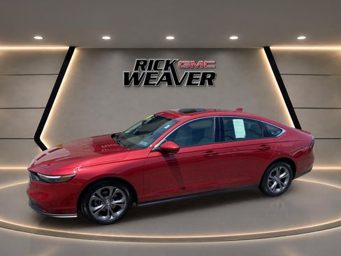 Used 2024 Honda Accord EX image 2