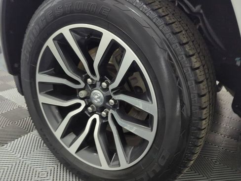Used 2025 RAM 1500 Limited AWD/4WD image 39