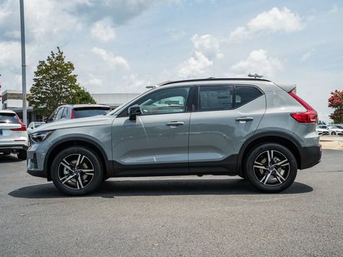 New 2026 Volvo XC40 B5 Core w/ Protection Package Premier AWD/4WD image 4