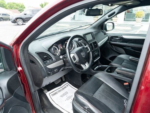Certified 2019 Dodge Grand Caravan GT FWD image 16
