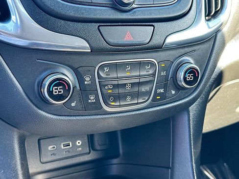 Used 2020 Chevrolet Equinox LT image 16