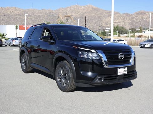 New 2025 Nissan Pathfinder SV w/ Cargo Package image 2