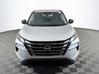 Used 2025 Nissan Rogue S FWD video 2