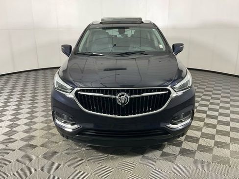 Used 2020 Buick Enclave Essence image 2