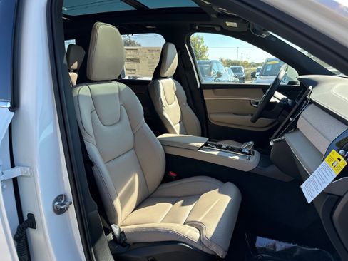 New 2026 Volvo XC90 B6 Ultra image 8