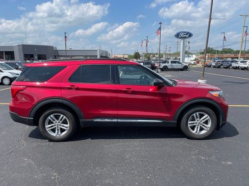 Used 2021 Ford Explorer XLT w/ Equipment Group 202A AWD/4WD image 4