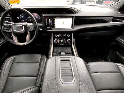 Used 2024 GMC Yukon XL Denali image 13