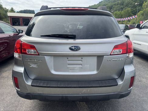 Used 2011 Subaru Outback 2.5i Premium w/ All-Weather Pkg AWD/4WD image 11