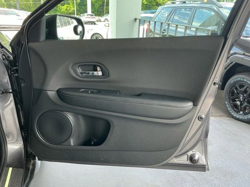 Used 2022 Honda HR-V LX image 35
