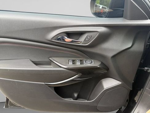 Used 2024 Chevrolet Trax RS FWD image 23
