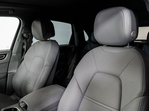 Used 2022 Porsche Cayenne S image 3