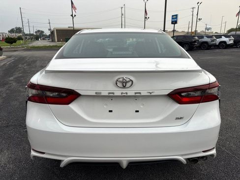 Used 2024 Toyota Camry SE FWD image 4