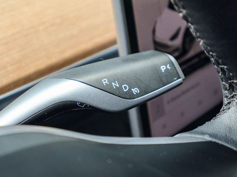 Used 2023 Tesla Model Y Long Range AWD/4WD image 9