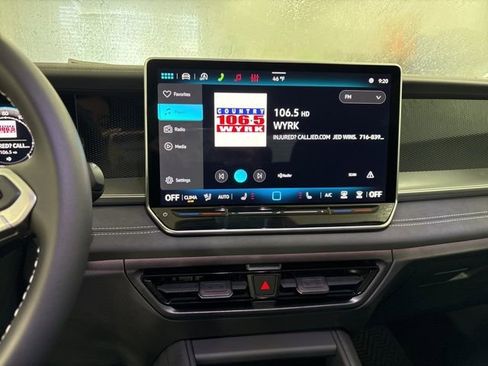 New 2026 Volkswagen Tiguan SE image 13