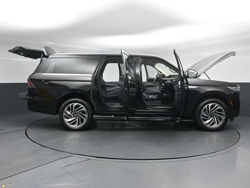 Certified 2025 Lincoln Navigator L Reserve AWD/4WD image 63