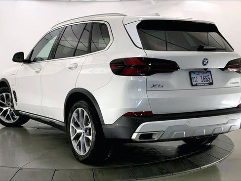 New 2026 BMW X5 xDrive50e w/ Climate Comfort Package image 2