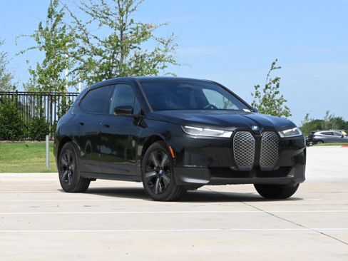 Used 2024 BMW iX xDrive50 w/ Premium Package AWD/4WD image 2