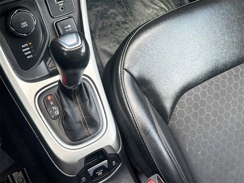 Used 2021 Jeep Compass Latitude w/ Convenience Group image 16