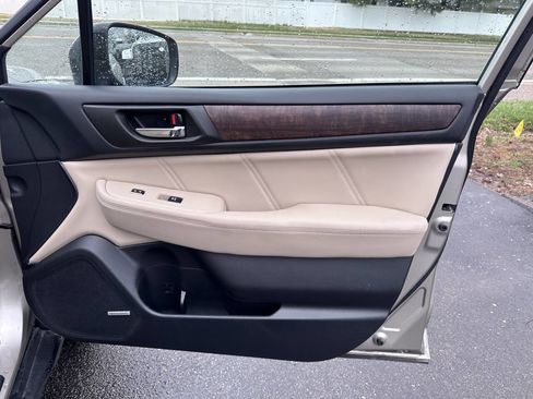 Used 2018 Subaru Outback 3.6R Limited image 11