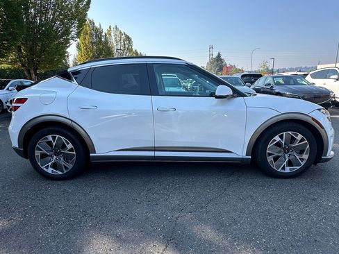 Certified 2024 Genesis GV60 RWD image 6