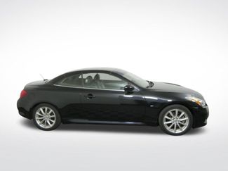 Used 2015 INFINITI Q60 Convertible w/ Premium Package RWD video 2
