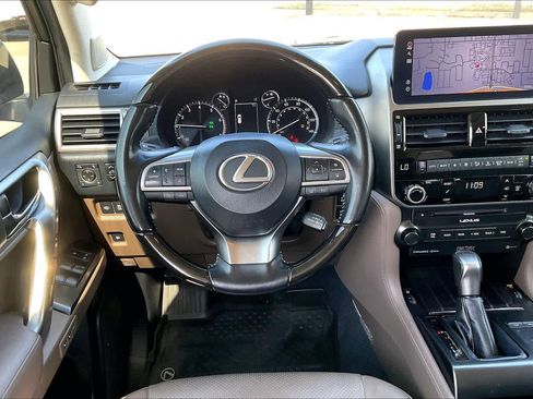 Used 2023 Lexus GX 460 Luxury w/ Accessory Package AWD/4WD image 6