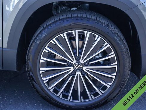 New 2025 Volkswagen Taos SE image 18