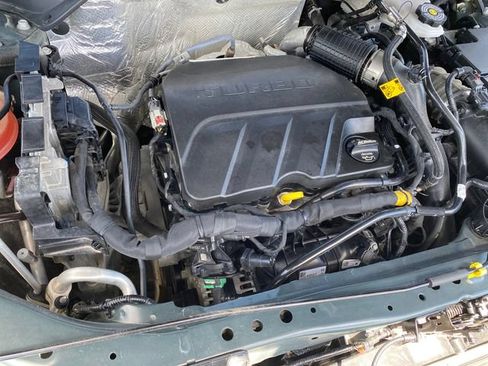 Certified 2025 Chevrolet Trax LT FWD image 21