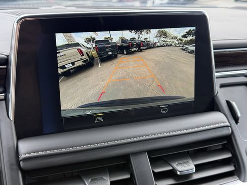 Used 2023 Chevrolet Suburban Premier image 20