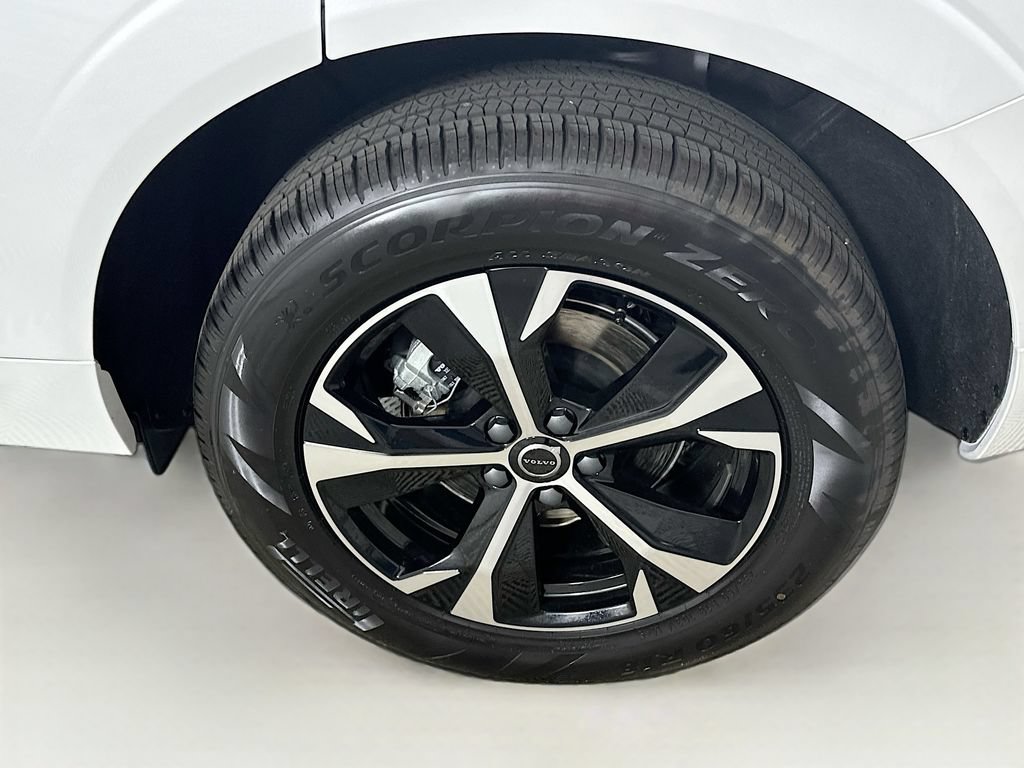 Used 2026 Volvo XC60 B5 Core AWD/4WD image 22
