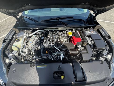 Used 2025 Nissan Sentra SV FWD image 32
