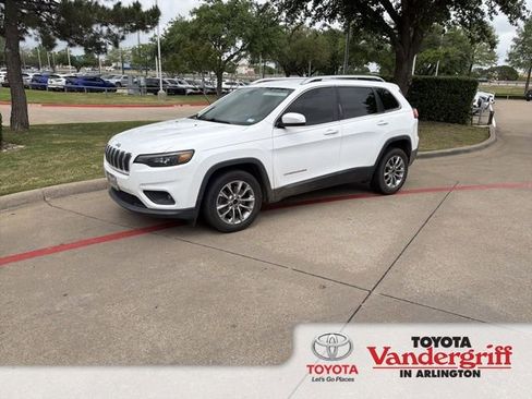 Used 2019 Jeep Cherokee Latitude Plus image 1