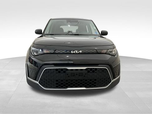 Used 2023 Kia Soul LX w/ LX Technology Package FWD image 9