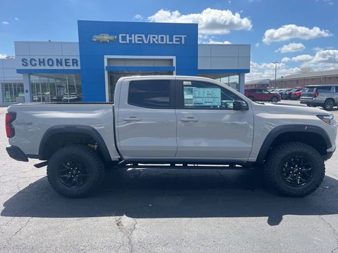 New 2026 Chevrolet Colorado ZR2 w/ Midnight Edition AWD/4WD image 7