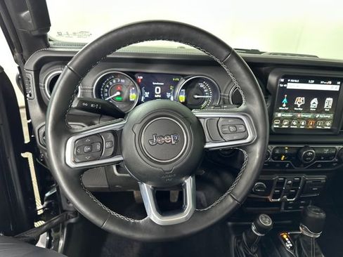 Used 2022 Jeep Wrangler Unlimited Sahara w/ Cold Weather Group image 14