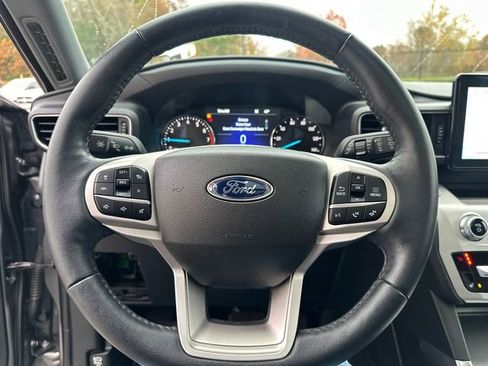 Used 2022 Ford Explorer XLT w/ Equipment Group 202A image 32