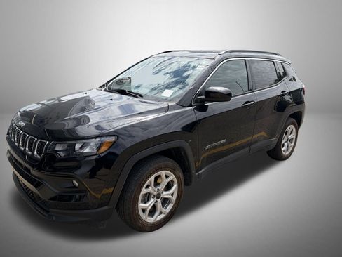 Used 2025 Jeep Compass Latitude AWD/4WD image 1