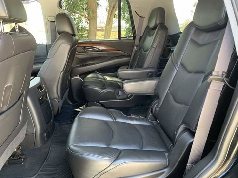 Used 2016 Cadillac Escalade Premium image 27