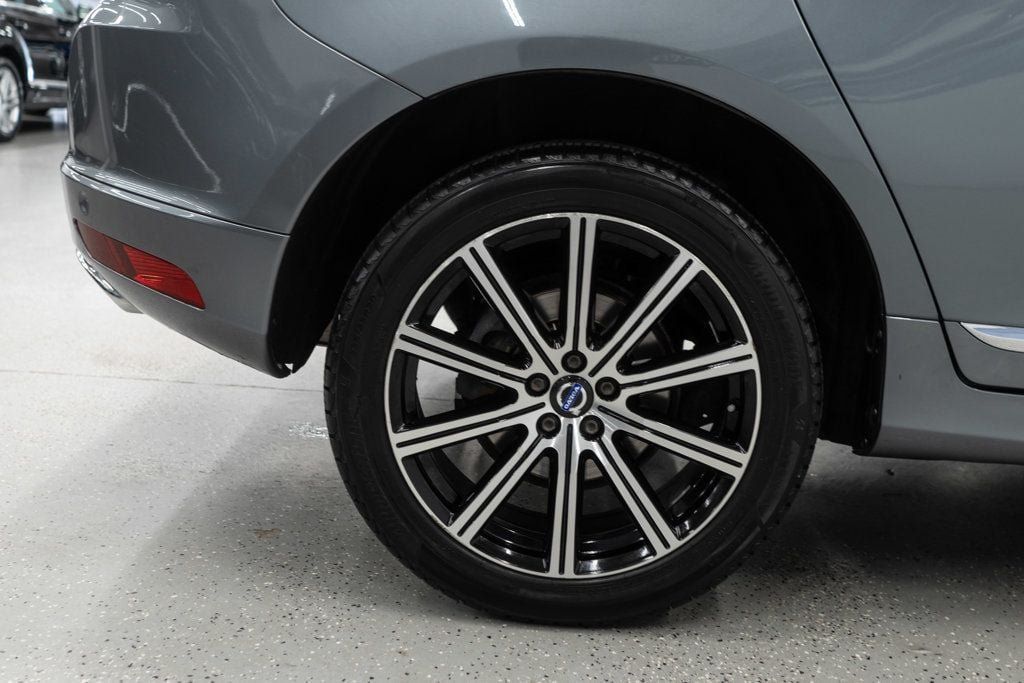 Used 2016 Volvo XC60 T5 Premier w/ Proximity Package FWD image 28