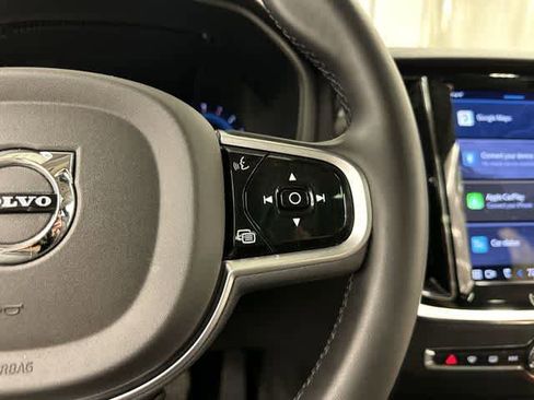 Used 2025 Volvo V60 B5 Cross Country Plus image 10