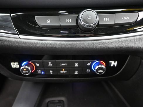 Used 2021 Buick Enclave Premium w/ Sun and Sites Package image 24