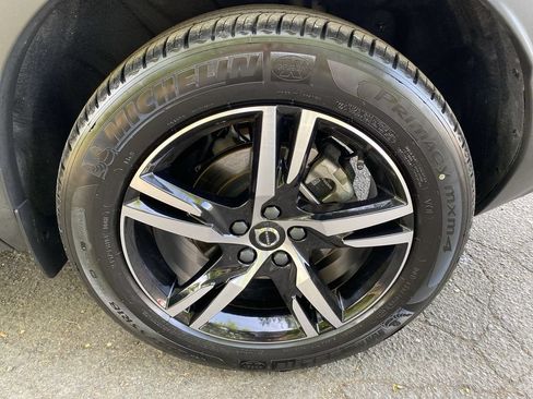 Used 2023 Volvo XC40 B5 Core w/ Climate Package AWD/4WD image 11