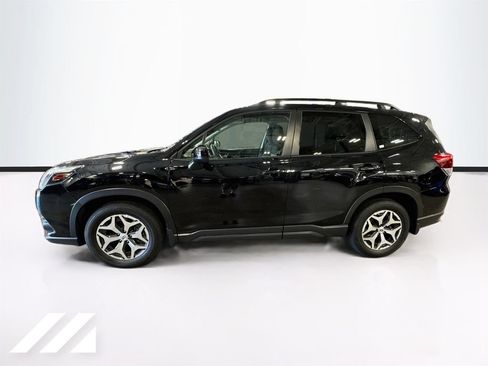 Used 2024 Subaru Forester Premium AWD/4WD image 8