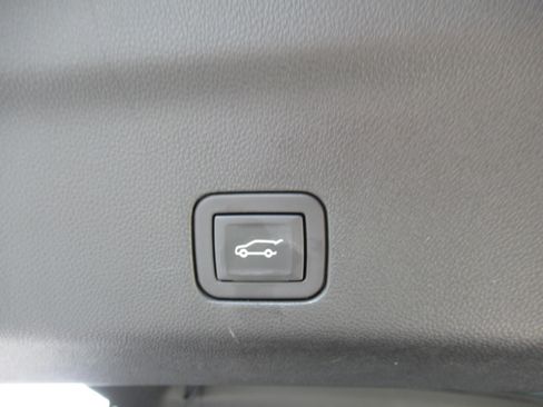 Used 2024 GMC Yukon AT4 w/ Technology Package AWD/4WD image 38